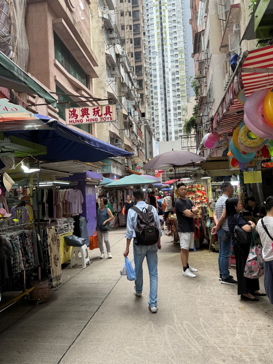 不請假衝香港2天1夜自由行|暴走吃喝行程:週五下班飛、週日回家睡,港式美食與景點攻略 - 第18張圖 鴻興玩具