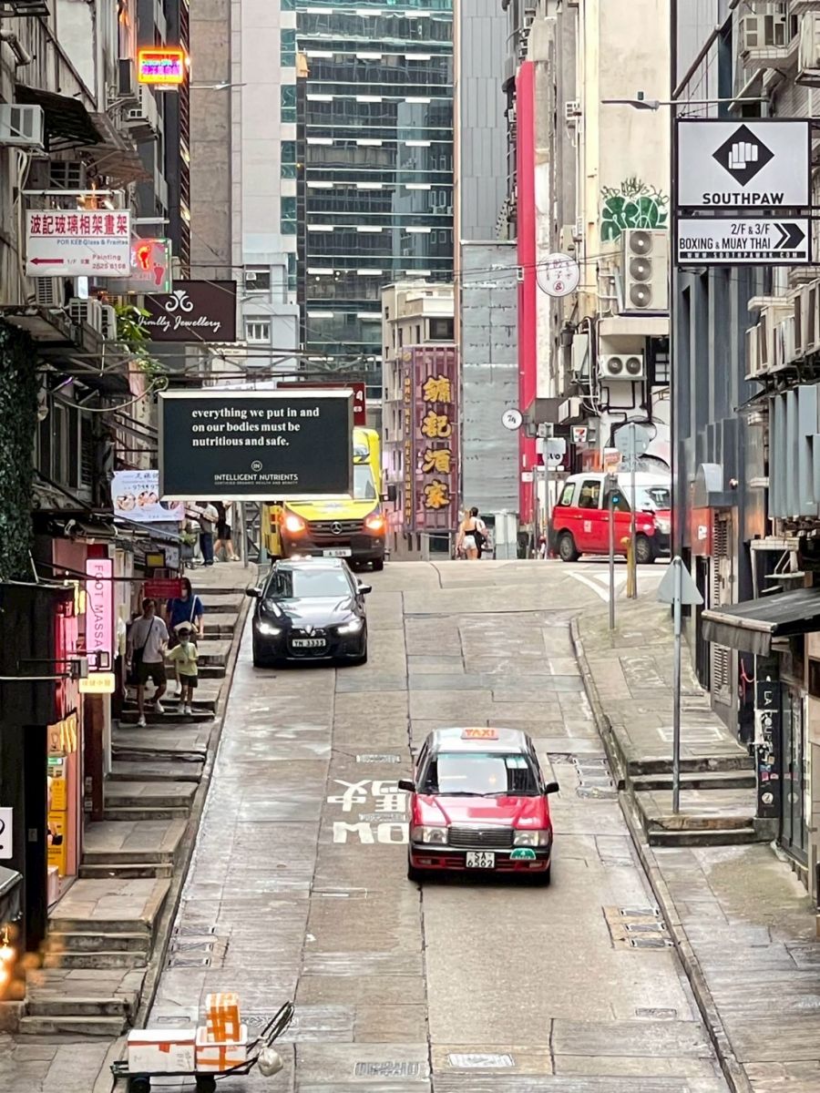 不請假衝香港2天1夜自由行|暴走吃喝行程:週五下班飛、週日回家睡,港式美食與景點攻略 - 第70張圖 香港街景