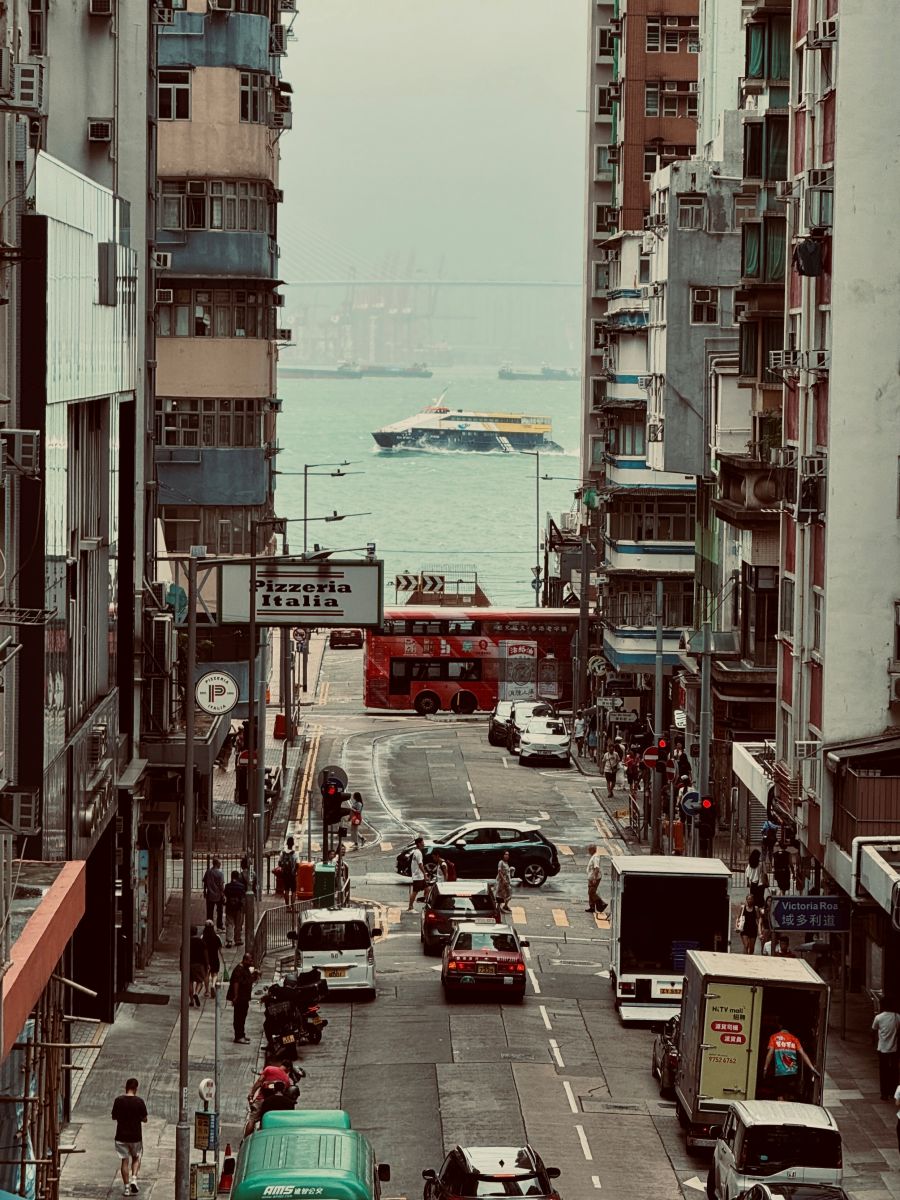 不請假衝香港2天1夜自由行|暴走吃喝行程:週五下班飛、週日回家睡,港式美食與景點攻略 - 第62張圖 堅尼地城