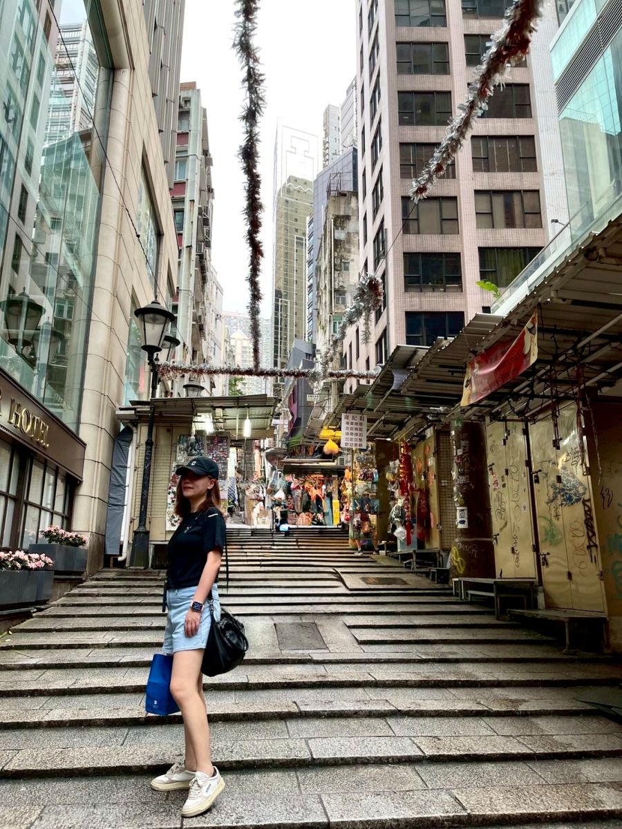 不請假衝香港2天1夜自由行|暴走吃喝行程:週五下班飛、週日回家睡,港式美食與景點攻略 - 第55張圖 石板街